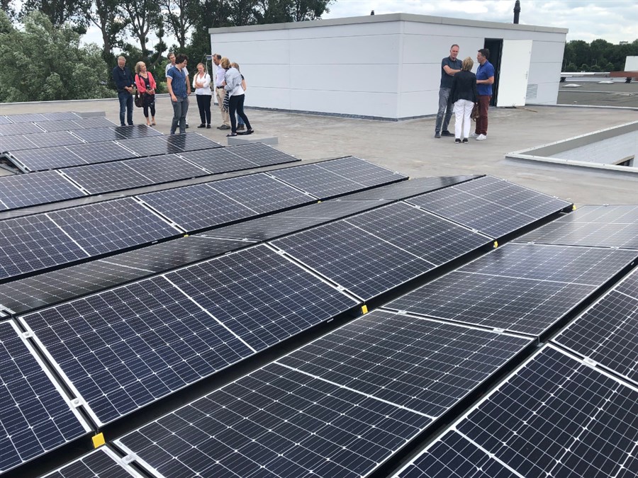 Bericht Gemeente start samenwerking met energiecoöperatie Ecostroom voor project Zon op grote daken. bekijken